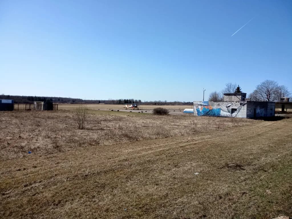 Panorama infrastruktury portu Narva Airfield