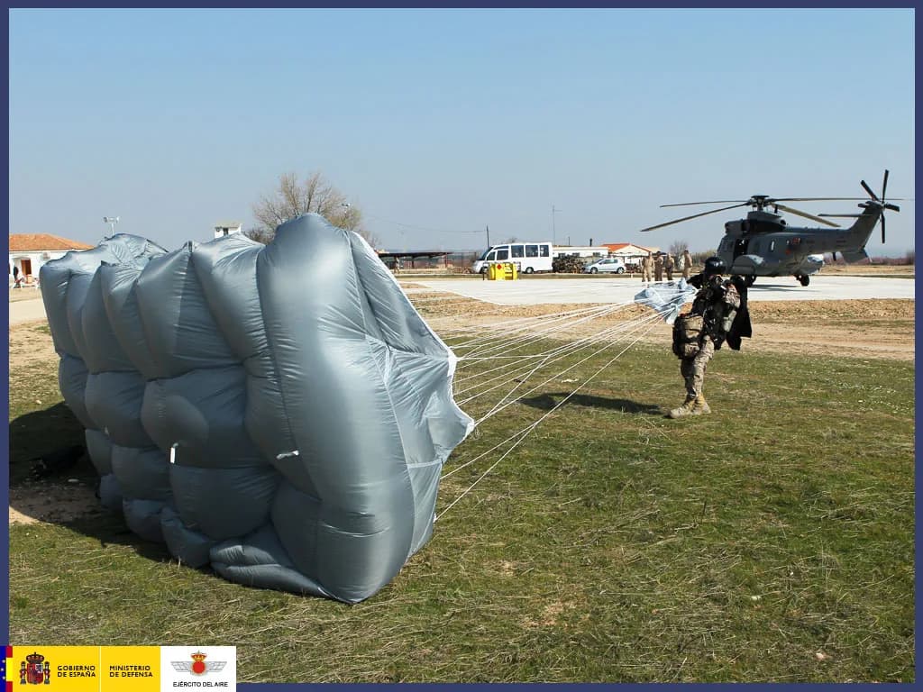 Luftaufnahme der Infrastruktur von Campo de Aviación de Ablitas