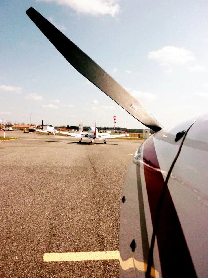 Aerial view of Aérodrome Morin - Védrines airport infrastructure