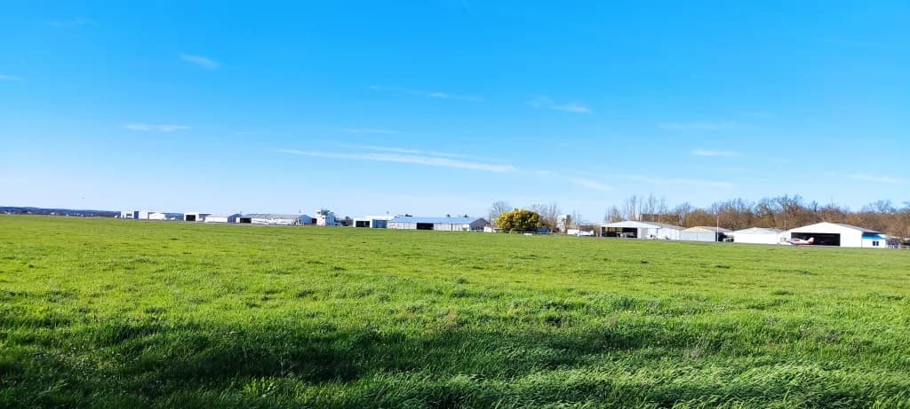 Panorama infrastruktury portu Aérodrome de Muret - Lherm