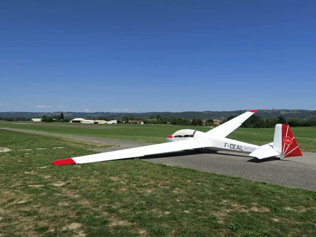 Aerial view of Aérodrome de Saint-Girons - Antichan airport infrastructure