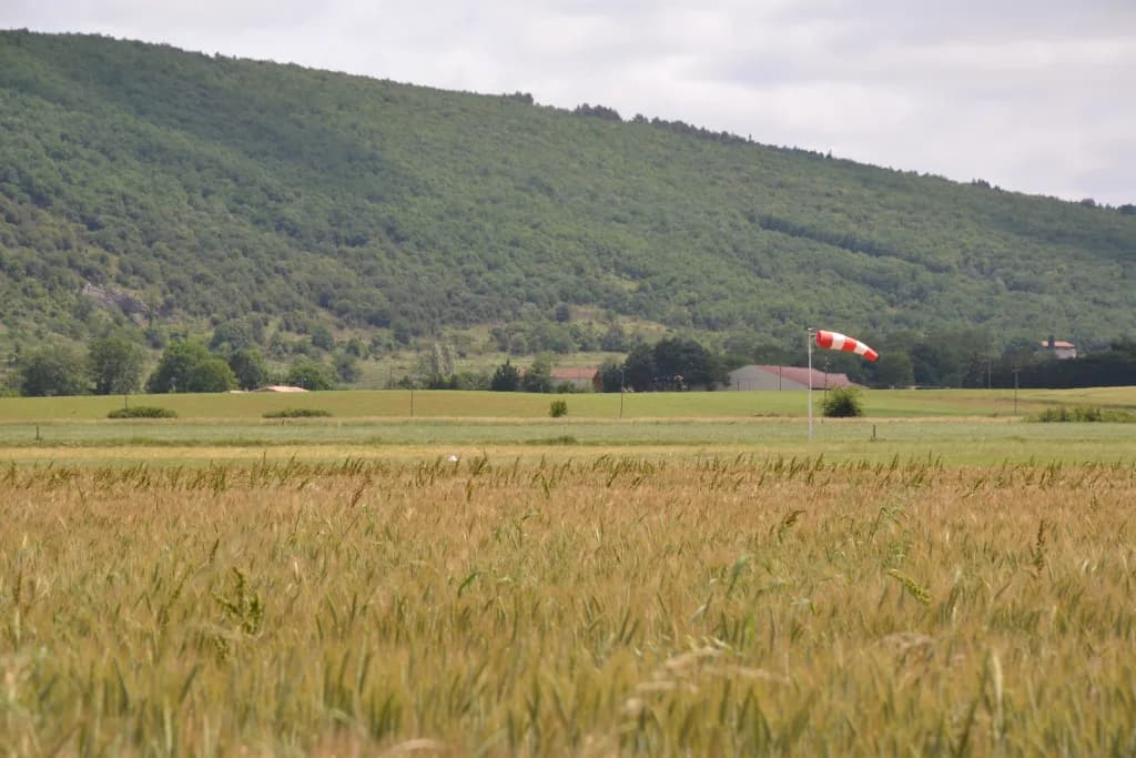 Panorama infrastruktury portu Puivert Airfield