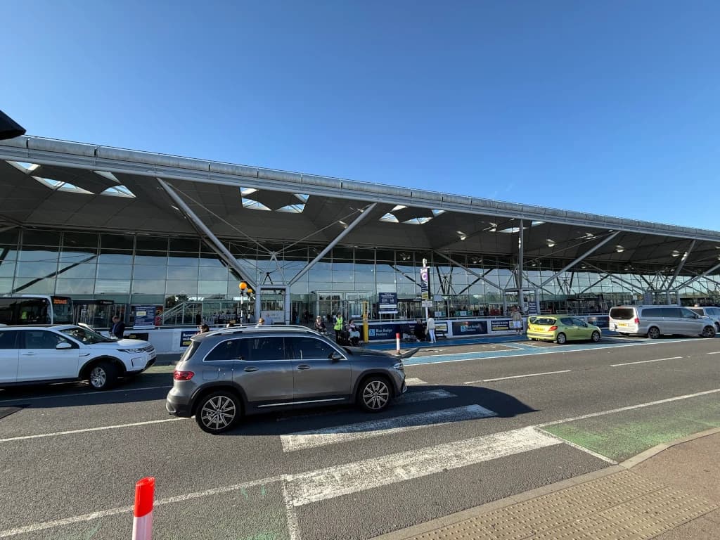 Luftaufnahme der Infrastruktur von London Heathrow Airport