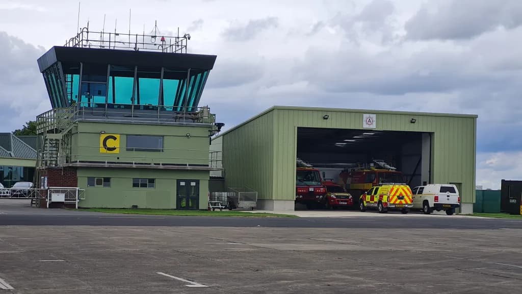 Luftaufnahme der Infrastruktur von Leeds East Airport
