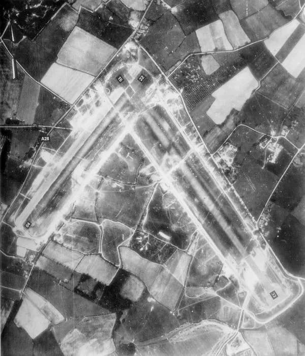 Luftaufnahme der Infrastruktur von RAF Ashford