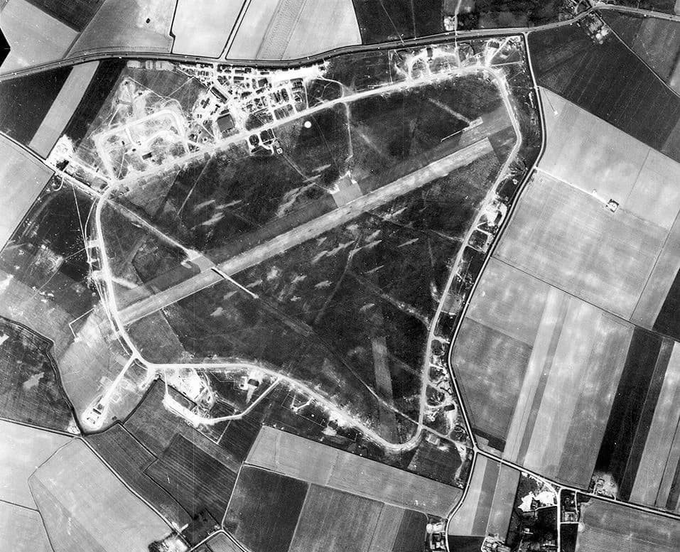 Luftaufnahme der Infrastruktur von RAF Bottisham