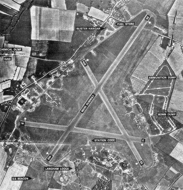 Luftaufnahme der Infrastruktur von RAF Boxted