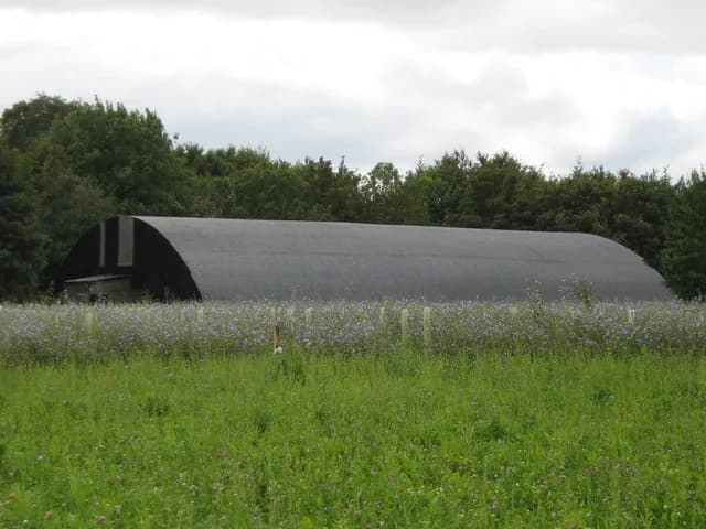 Luftaufnahme der Infrastruktur von RAF Chedworth