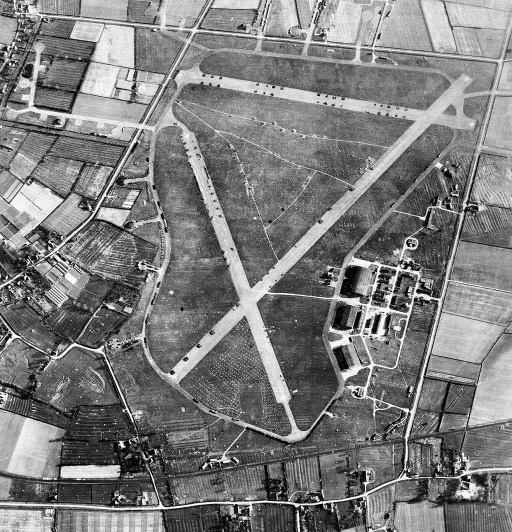 Luftaufnahme der Infrastruktur von RAF Goxhill