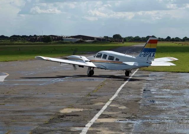Luftaufnahme der Infrastruktur von Sandtoft Airfield