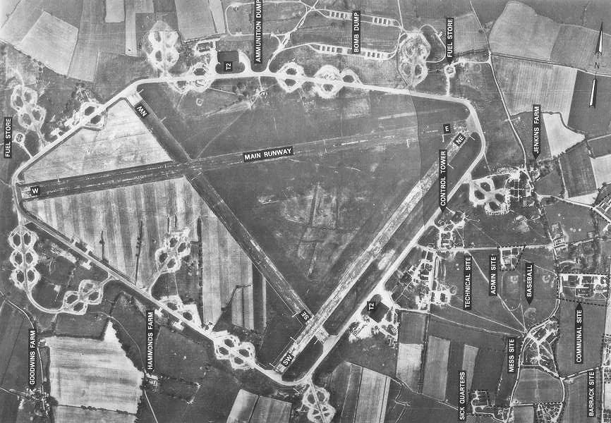 Luftaufnahme der Infrastruktur von Wormingford Glider Field