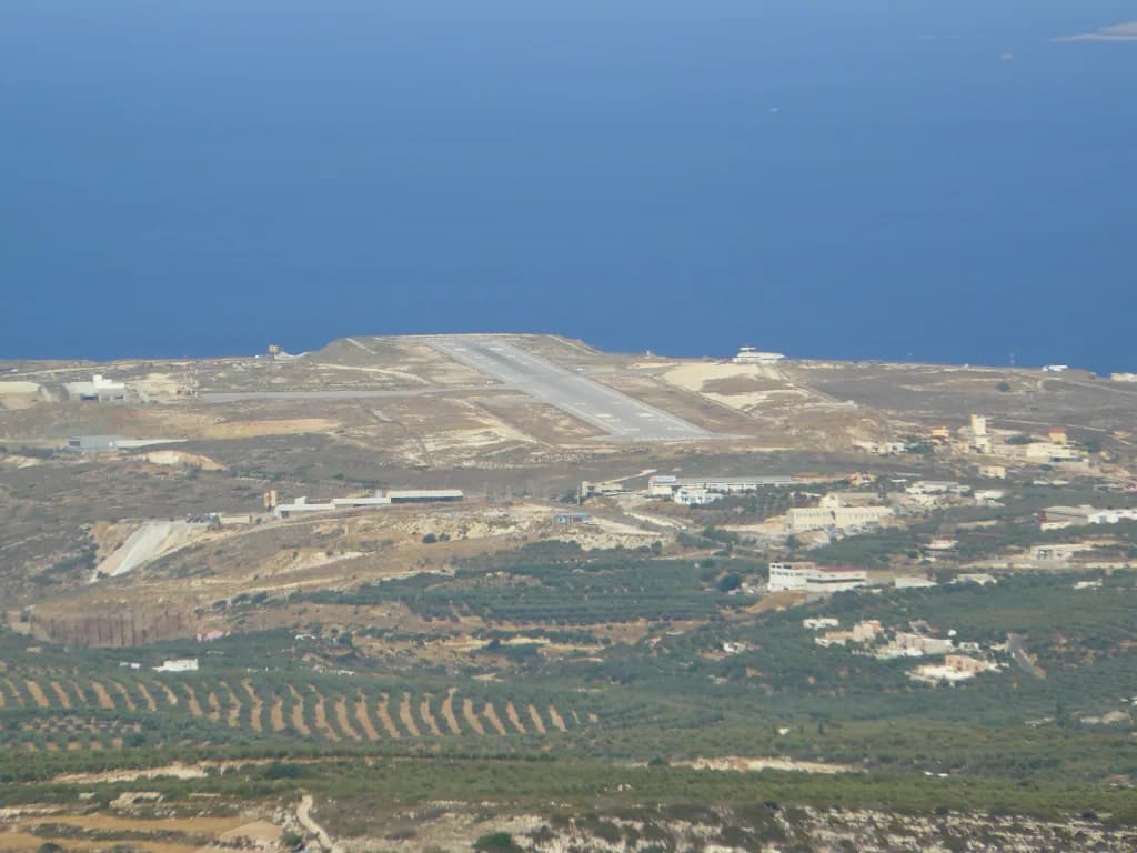 Vue aérienne de l'infrastructure de Sitia Airport