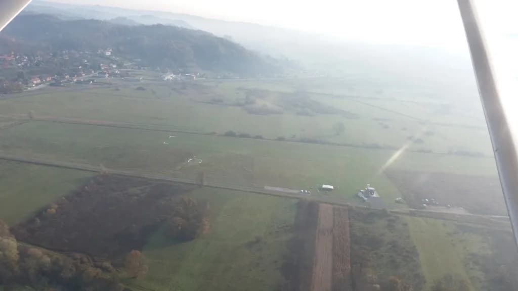 Luftaufnahme der Infrastruktur von Zabok-Gubaševo Airfield