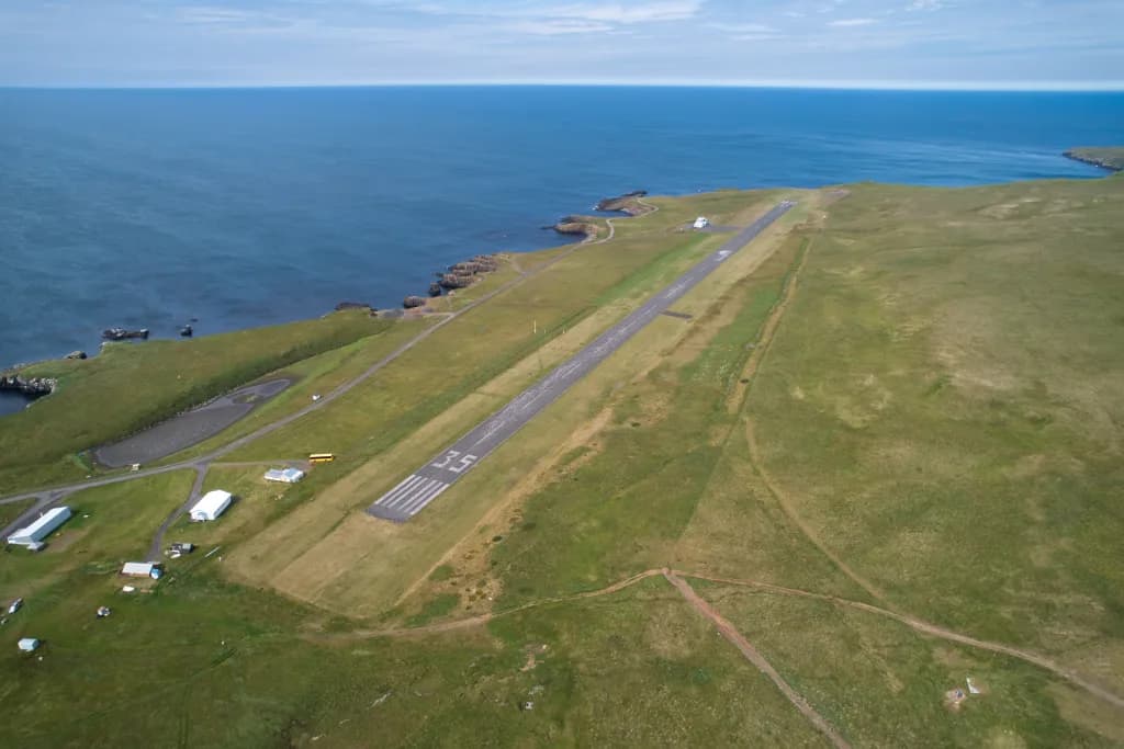 Vue aérienne de l'infrastructure de Grímsey Airport