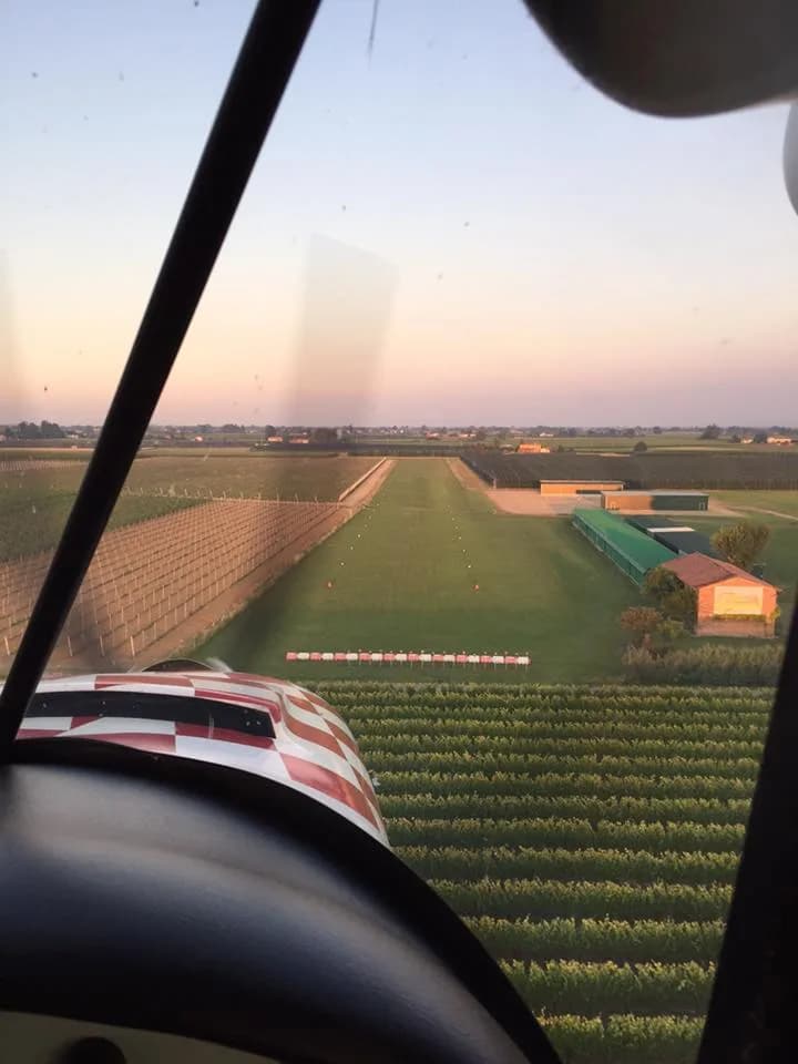 Panorama infrastruktury portu Aerlight Faenza Airfield