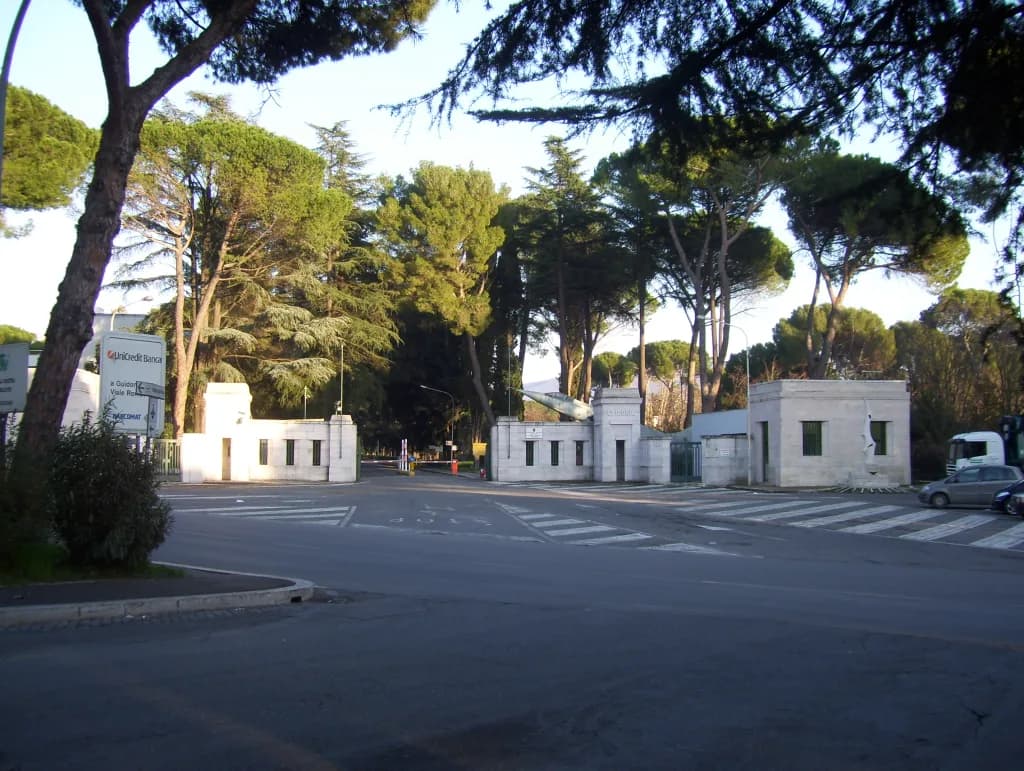Luftaufnahme der Infrastruktur von Guidonia Air Base