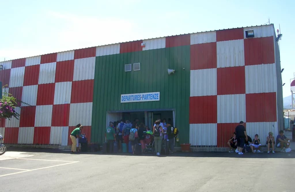 Vue aérienne de l'infrastructure de Tortolì Airport