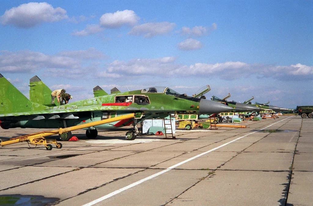 Luftaufnahme der Infrastruktur von Mărculești Air Base