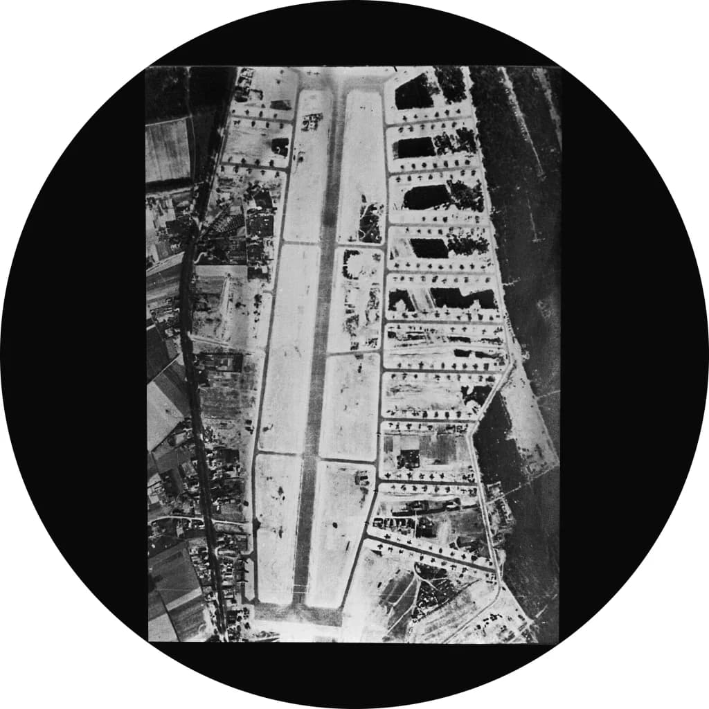 Vue aérienne de l'infrastructure de De Kluis Airfield B.91