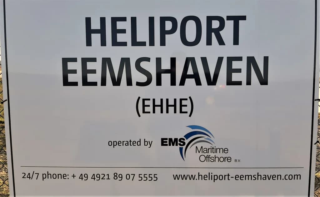Luftaufnahme der Infrastruktur von Eemshaven Heliport