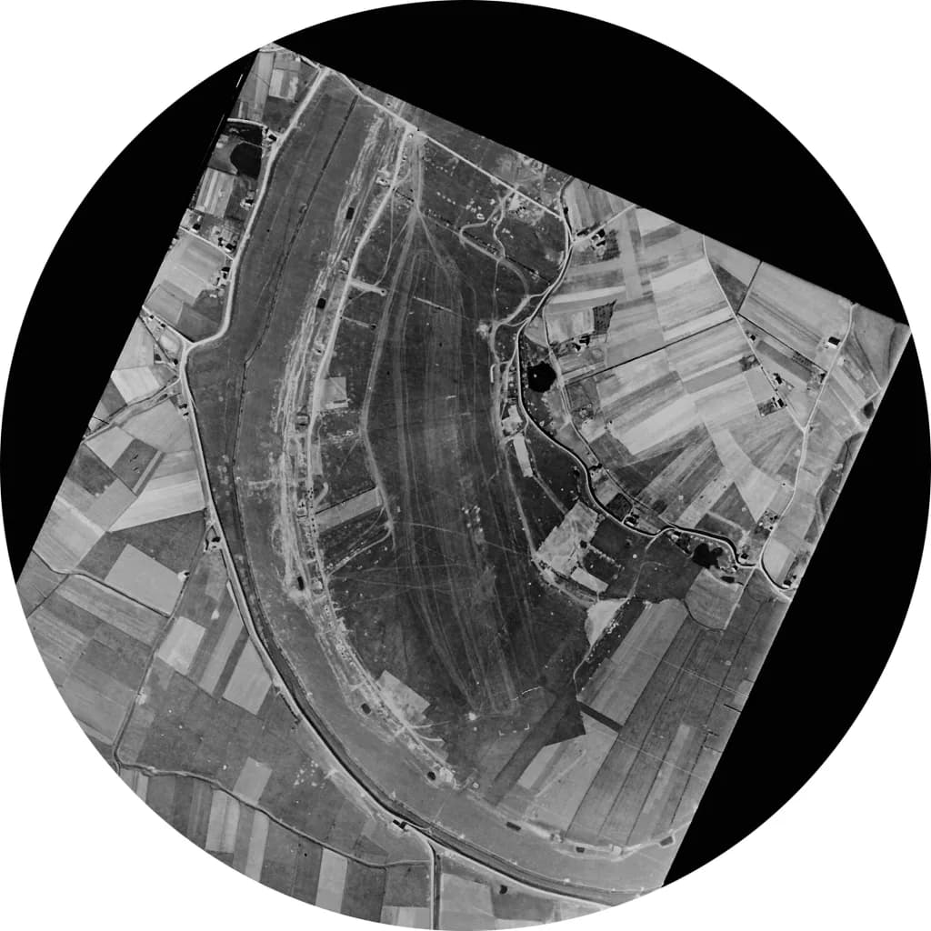 Luftaufnahme der Infrastruktur von Keent Aerodrome