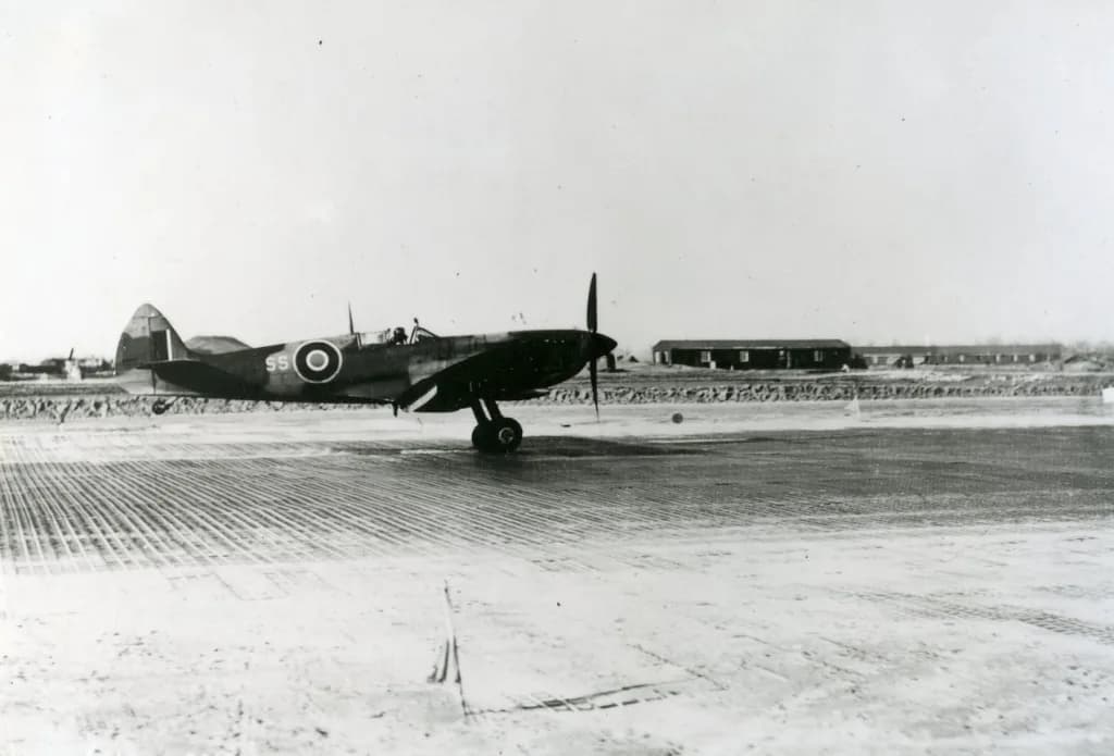 Luftaufnahme der Infrastruktur von Schijndel Air Base B.85