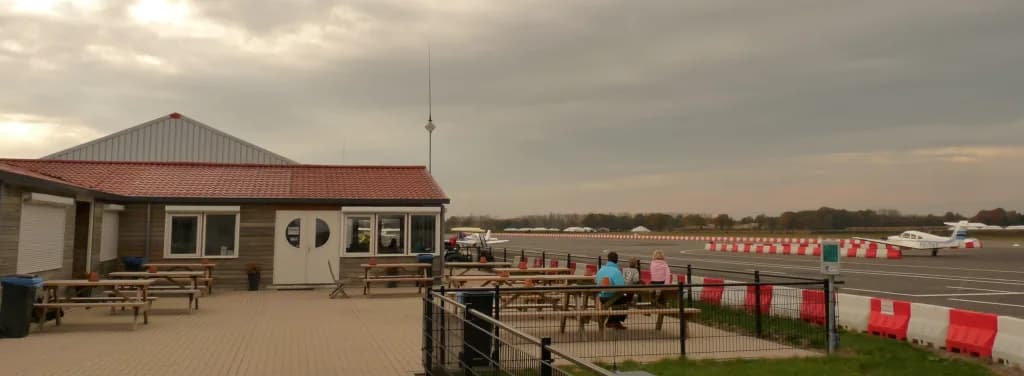 Luftaufnahme der Infrastruktur von TrafficPort Venlo Airfield