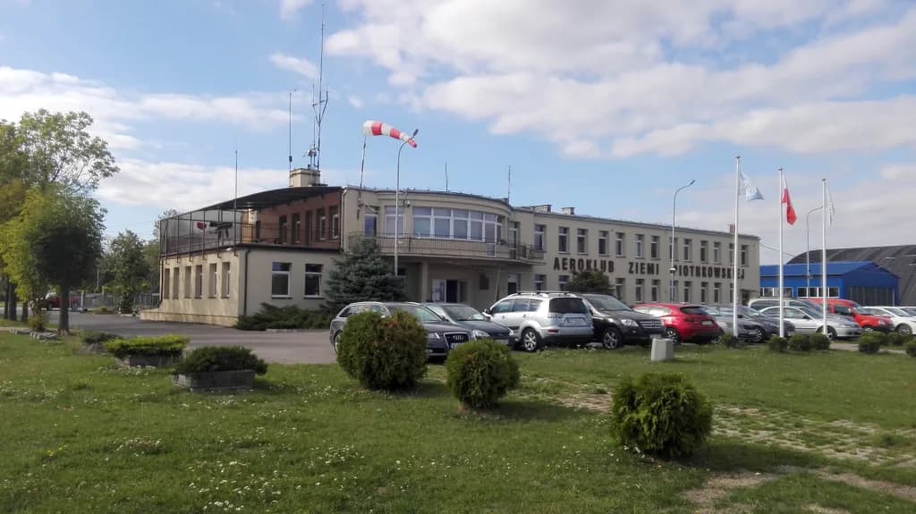 Panorama infrastruktury portu Piotrków Trybunalski-Bujny Airfield