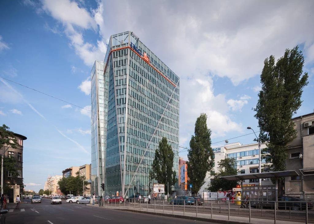Panorama infrastruktury portu Crystal Tower Bucharest Helipad