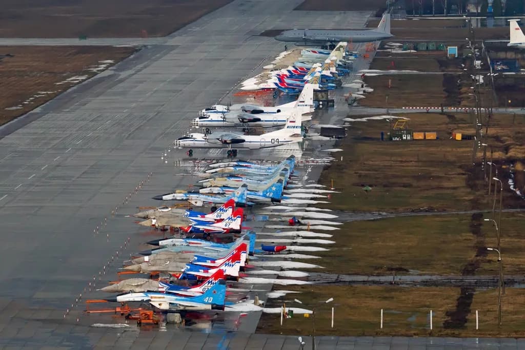 Luftaufnahme der Infrastruktur von Kubinka Air Base