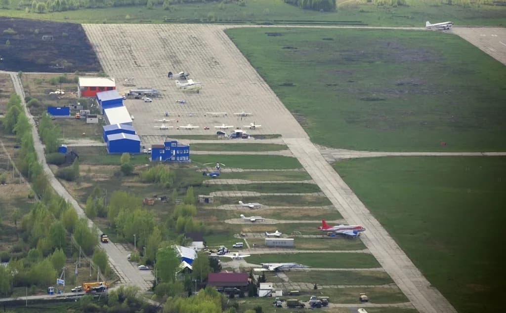 Luftaufnahme der Infrastruktur von Stupino Air Base