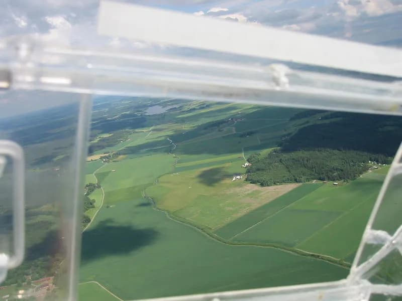 Luftaufnahme der Infrastruktur von Långtora Airfield