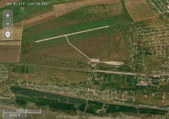 Luftaufnahme der Infrastruktur von Kerch Airport