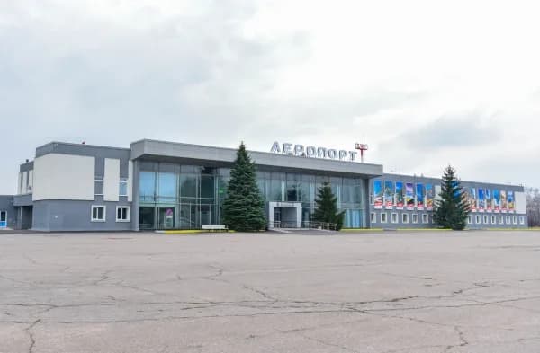 Luftaufnahme der Infrastruktur von Suprunovka Airport