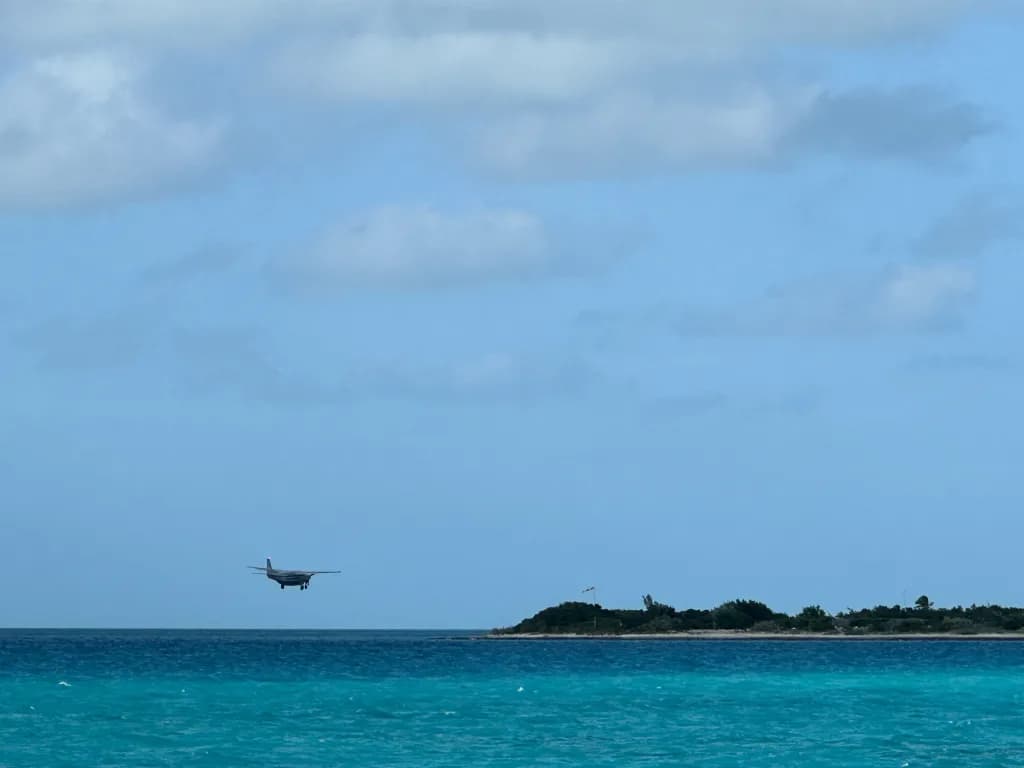 Vue aérienne de l'infrastructure de Normans Cay Airport