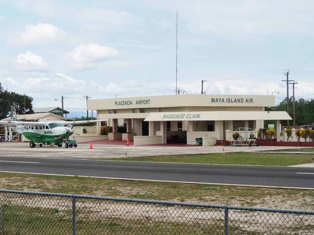 Panorama infrastruktury portu Placencia Airport