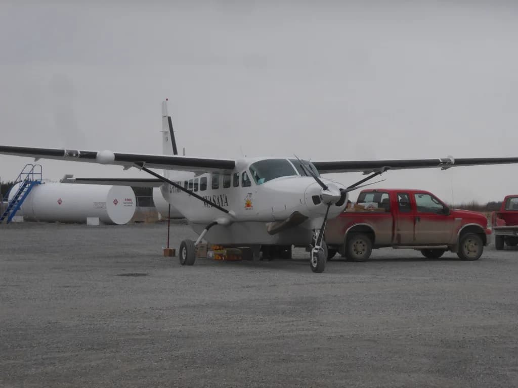 Luftaufnahme der Infrastruktur von Big Trout Lake Airport