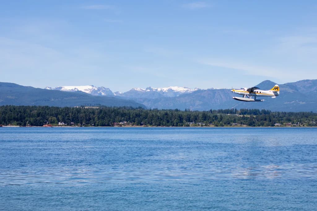 Luftaufnahme der Infrastruktur von Comox Seaplane Base
