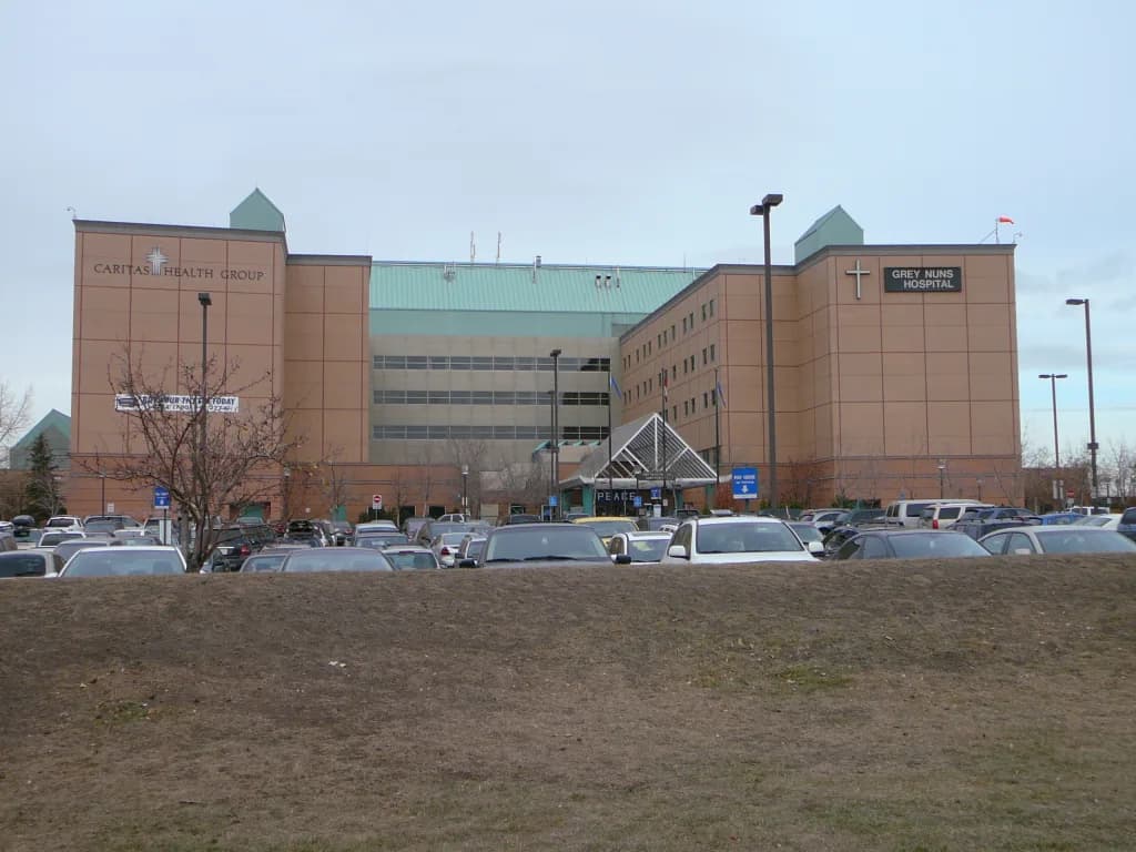 Vue aérienne de l'infrastructure de Grey Nuns Community Hospital Heliport