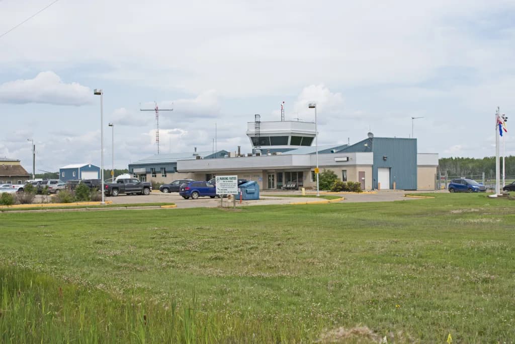 Luftaufnahme der Infrastruktur von High Level Airport