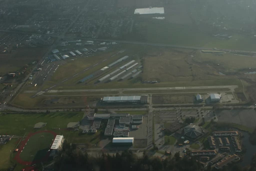 Luftaufnahme der Infrastruktur von Langley Airport