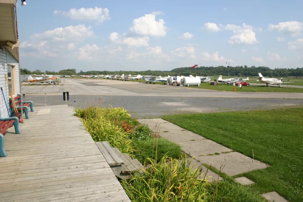 Luftaufnahme der Infrastruktur von Ottawa / Rockcliffe Airport
