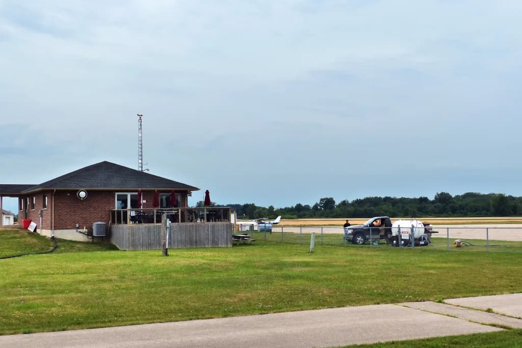 Luftaufnahme der Infrastruktur von Tillsonburg Airport