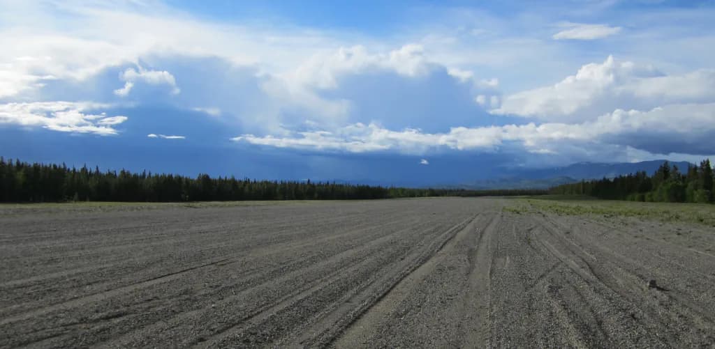 Luftaufnahme der Infrastruktur von Whitehorse / Cousins Airport