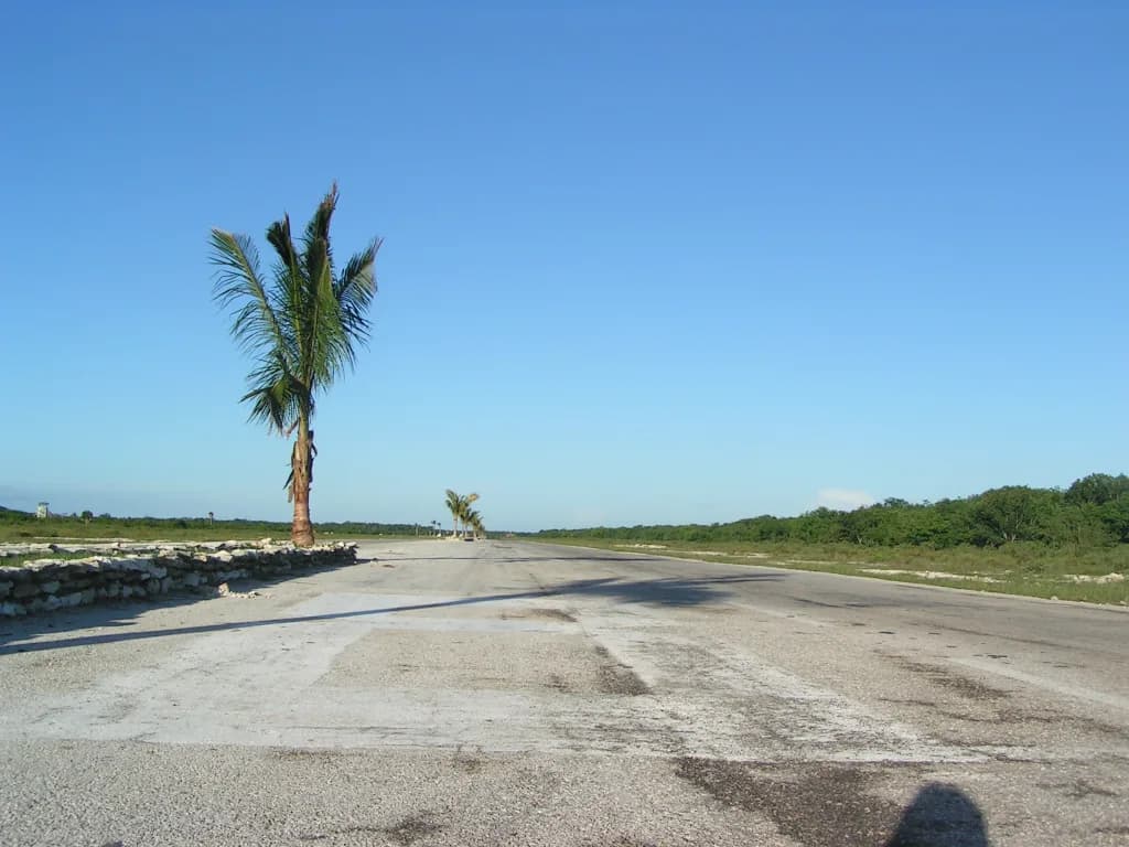 Luftaufnahme der Infrastruktur von Cayo Coco Airport