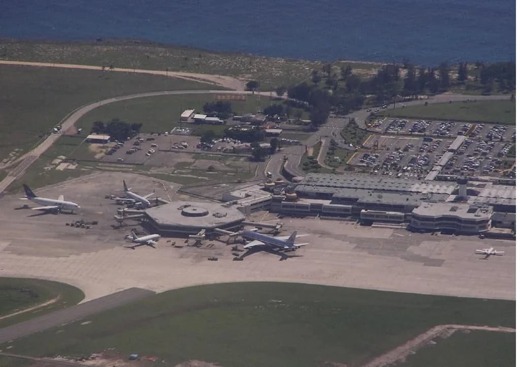 Panorama infrastruktury portu Las Américas International Airport: Twój przewodnik po SDQ