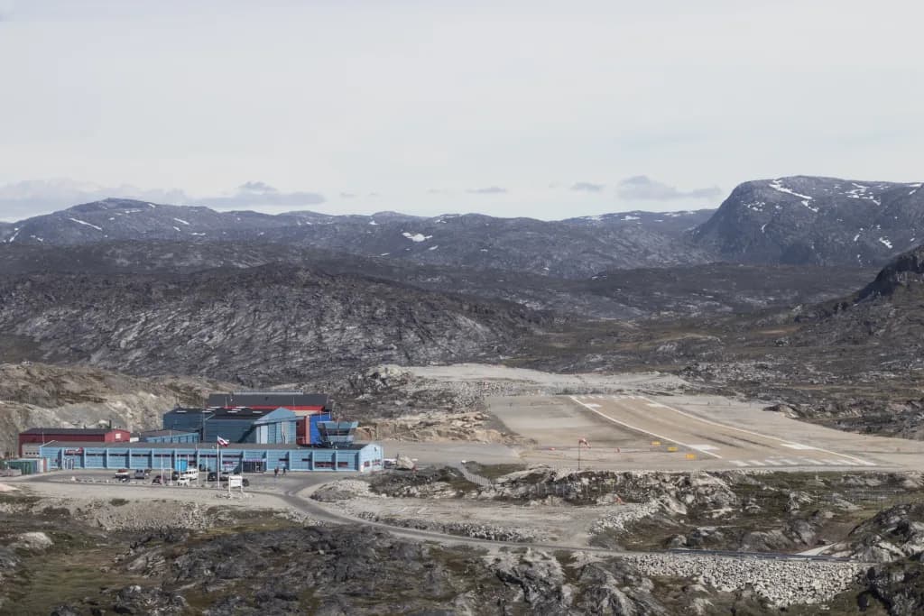 Panorama infrastruktury portu Ilulissat Airport