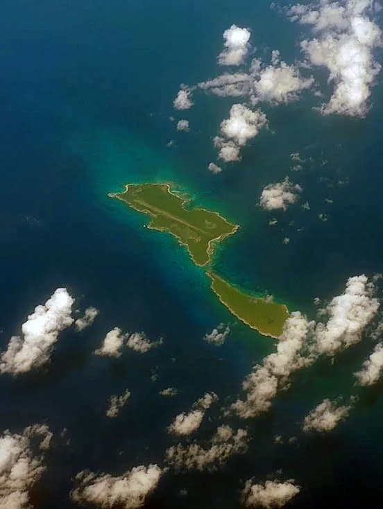 Panorama infrastruktury portu Islas Del Cisne Airport