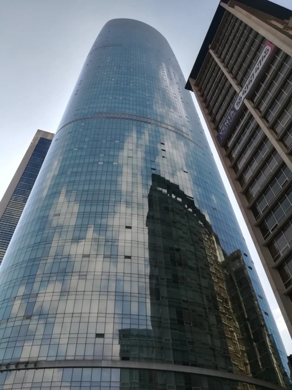 Luftaufnahme der Infrastruktur von Mítikah Tower Helipad