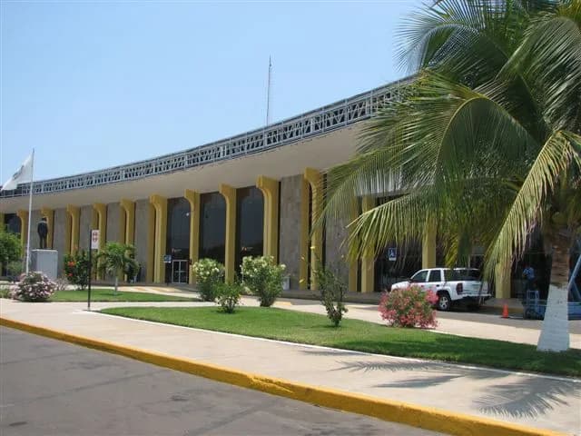 Luftaufnahme der Infrastruktur von Playa de Oro International Airport